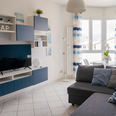 Apartamento Ad Un Passo Dal Molo Con 2 Biciclette Incluse Viareggio Exterior foto